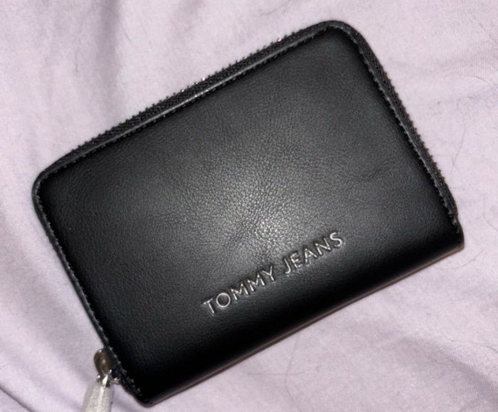 Porte monnaie noir tommy Hilfiger neuf