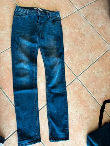 Jean bershka T 38