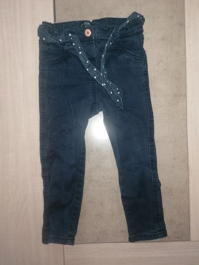 Jean avec petite ceinture assortie / Kiabi / 36 mois / 90-97cm