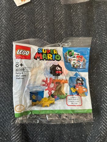 Polybag Lego Super Mario 30389, Fuzzy & Mushroom Platform - Expansion Set