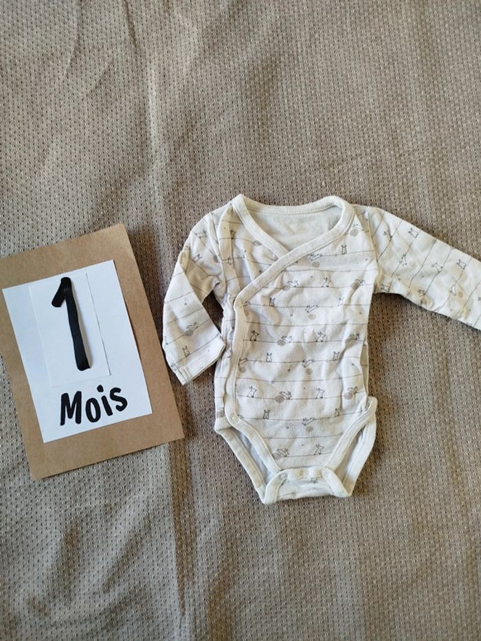 Lot 5 bodys 1 mois - photo numéro 7