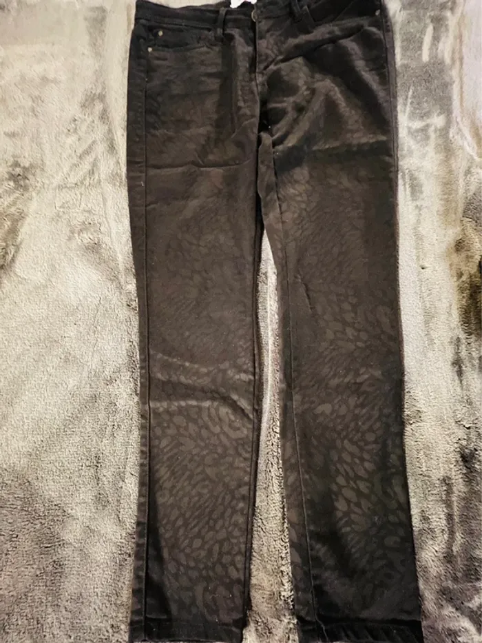 Jean slim effet python noir Yessica - photo numéro 3