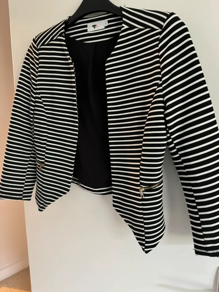 Veste noire et blanc - photo numéro 2