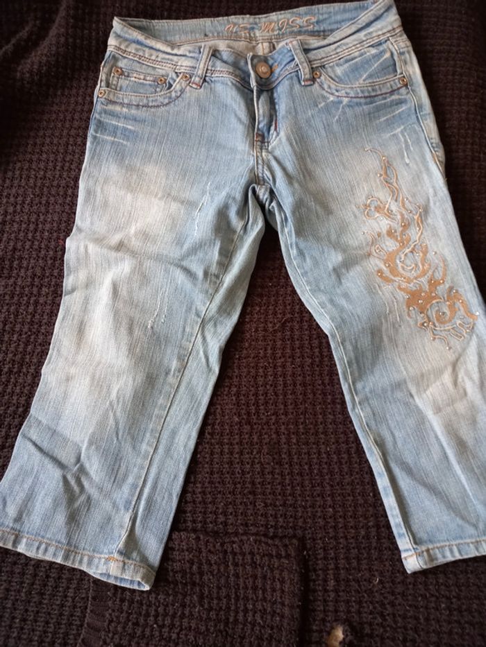 Pantacourt jeans avec motifs T : 36
