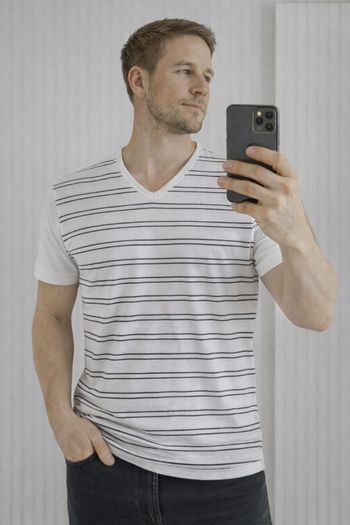 T-shirt blanc rayures col V taille L