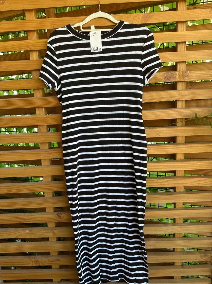 Robe neuf avec étiquette