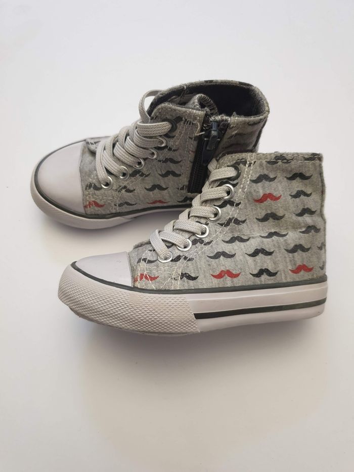 Baskets taille 21 - photo numéro 3