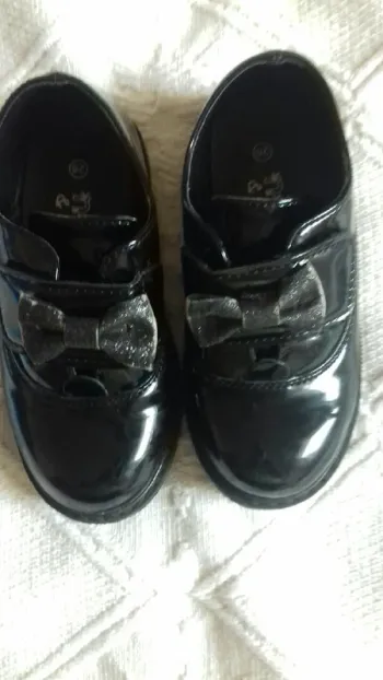 Chaussures noires vernis noeud à paillettes pointure 26