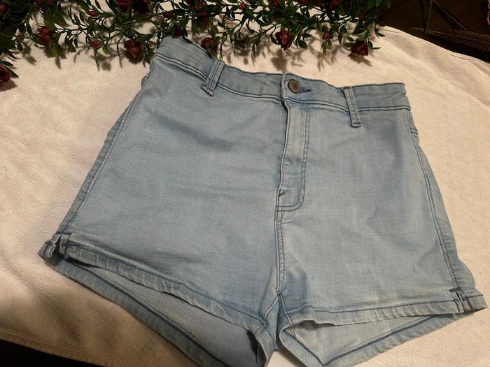 Short taille haute – Bershka – Bleu clair – Taille 36 - photo numéro 2