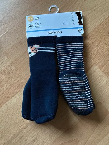 Lot de 2 paires de Chaussettes anti dérapantes « tigre » Taille 18-22