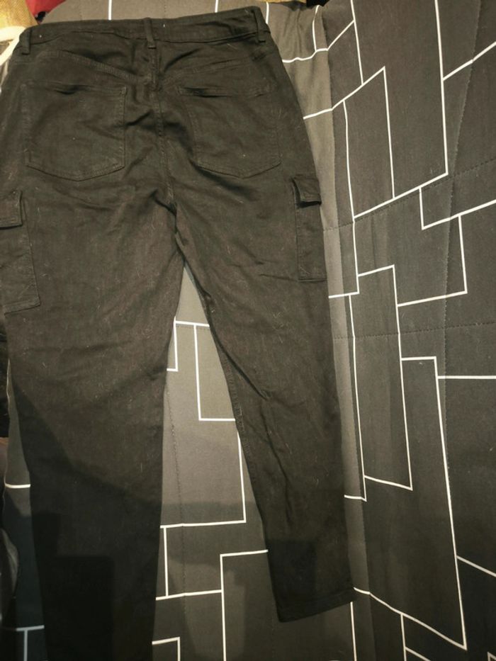 Pantalon noir cargo - photo numéro 4