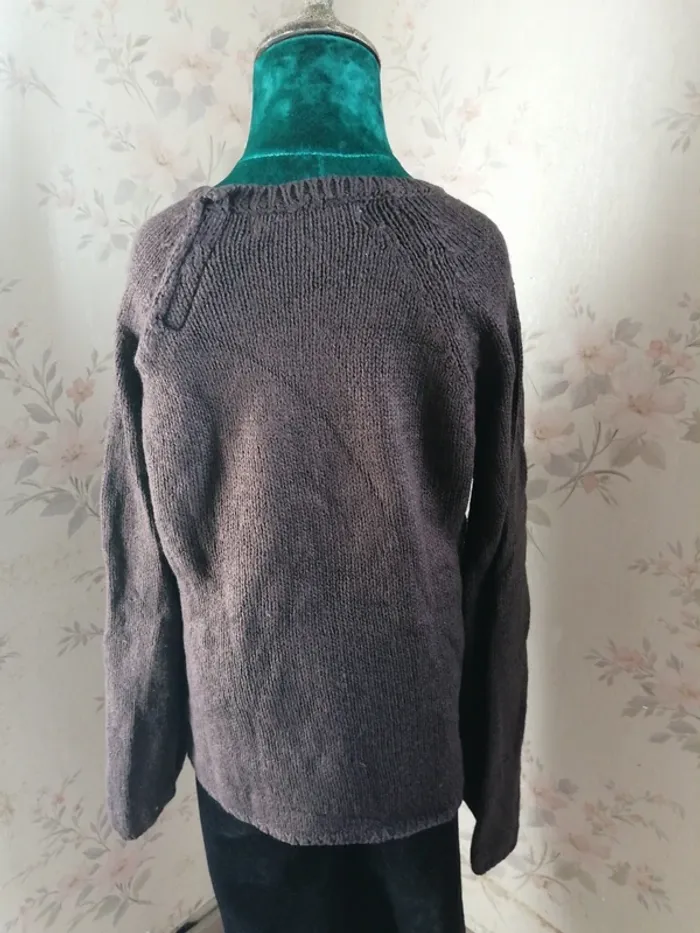 Pull fin marron manches bouffantes plissés au col avec pressions / placard de filles / (8 ans) - photo numéro 7