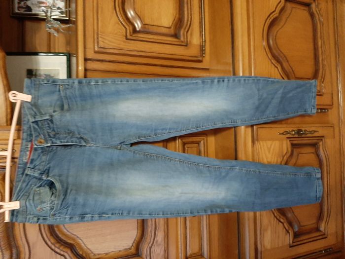 jeans et 2 tee shirts femmes Taille L - photo numéro 2