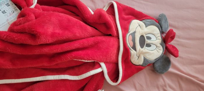 Plaid minnie 80×80 neuf - photo numéro 6