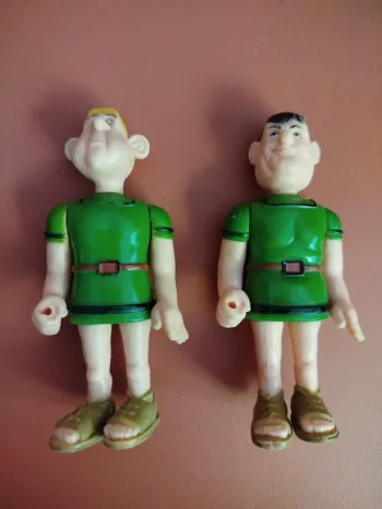 lot de deux soldats romains jouet astérix toy cloud 1980