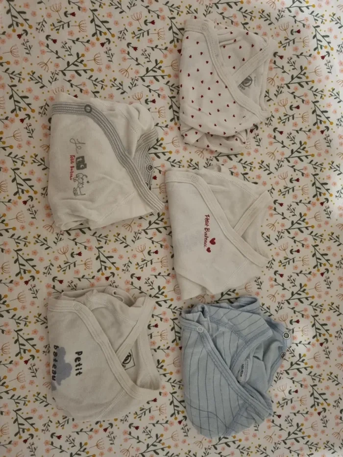 5 bodys petit bateau - photo numéro 2