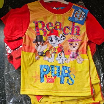 Tshirt 6 ans neuf