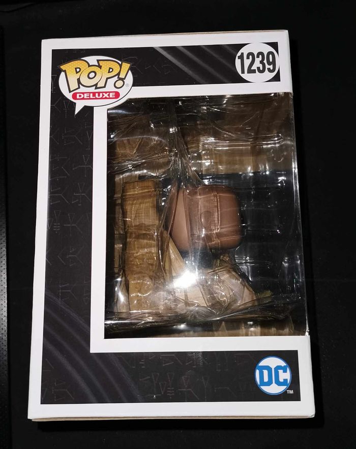 Figurine Funko Pop Deluxe / Black Adam On Throne N°1239 / Dc Comics - photo numéro 4