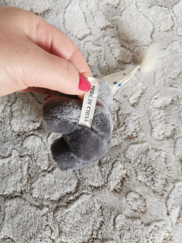 Peluche miniature souris avec le bonnet et ruban rouge - photo numéro 2