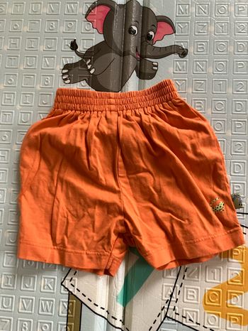 Vend short Catimini taille 1 mois