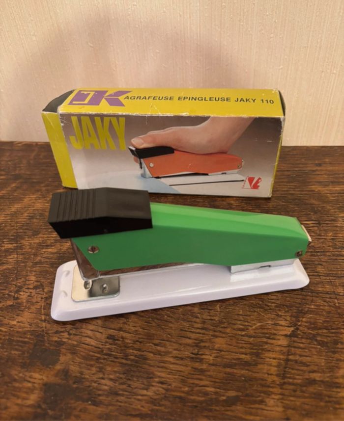 Agrafeuse epingleuse - JAKY 110  vintage