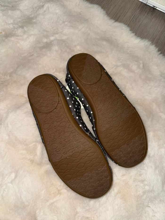 Magnifique chausson confortable de la marque sanuk neuf - photo numéro 4