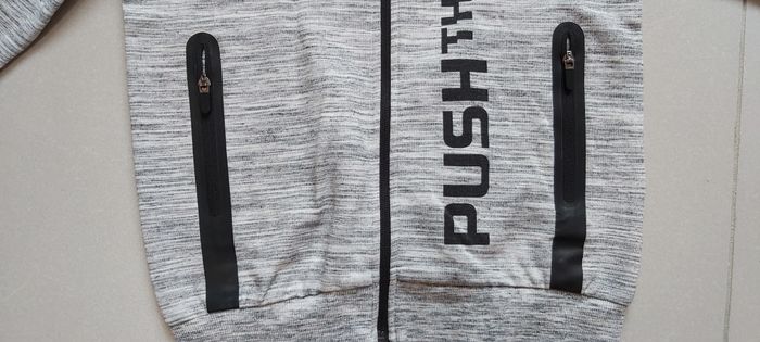 Gilet zippé à capuche 14 ans - photo numéro 3