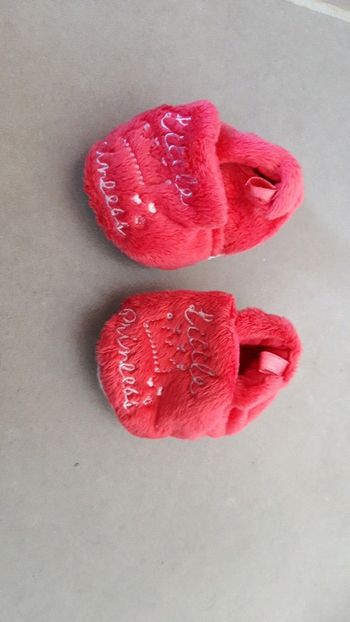 Chaussure/chausson rose fuchsia bébé fille