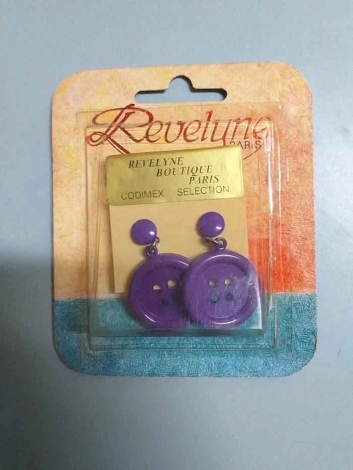 Boucles d'oreille forme boutons violet - photo numéro 2