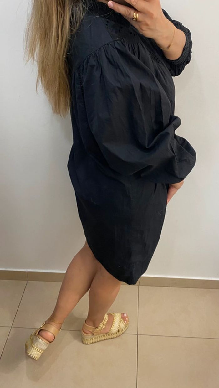 Jolie Robe Noire Avec Broderie Taille 40 - photo numéro 6