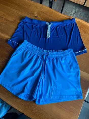Lot 2 shorts pyjama taille 46