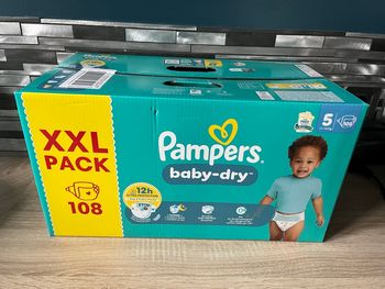 Carton 108 couches Pampers taille 5 