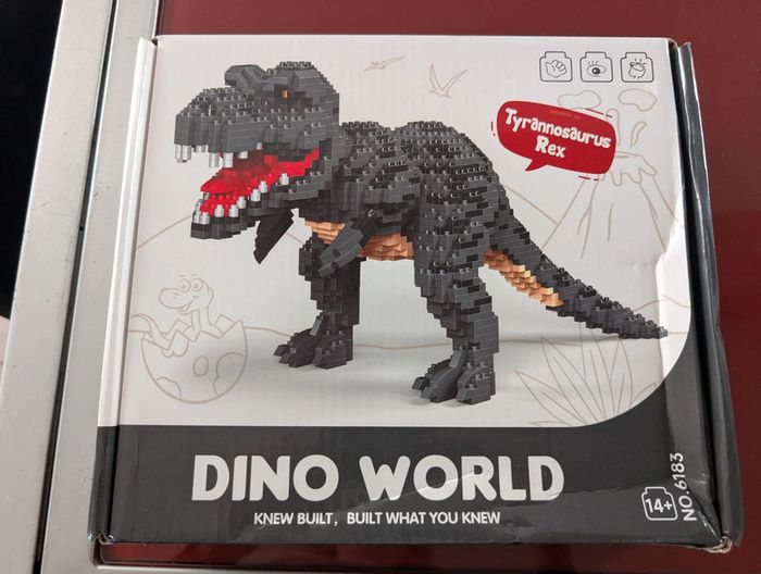 Dino t rex lego neuf