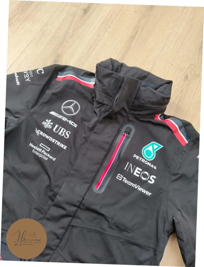 Manteau imperméable à capuche Mercedes Taille M - photo numéro 3