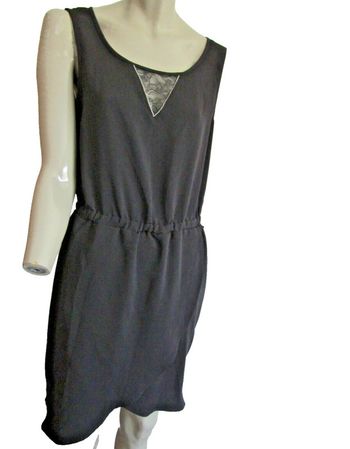 la petite robe noir chic  marque teddy smith taille indiquée 2 = 38/40