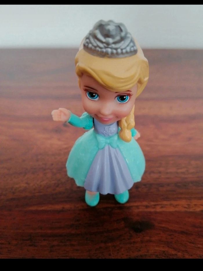 Figurine princesse Anna enfant de la Reine des Neiges - photo numéro 6