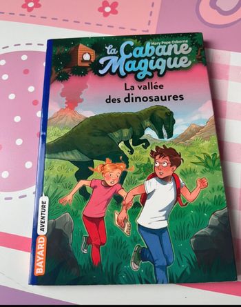 Livre la vallée des dinosaures