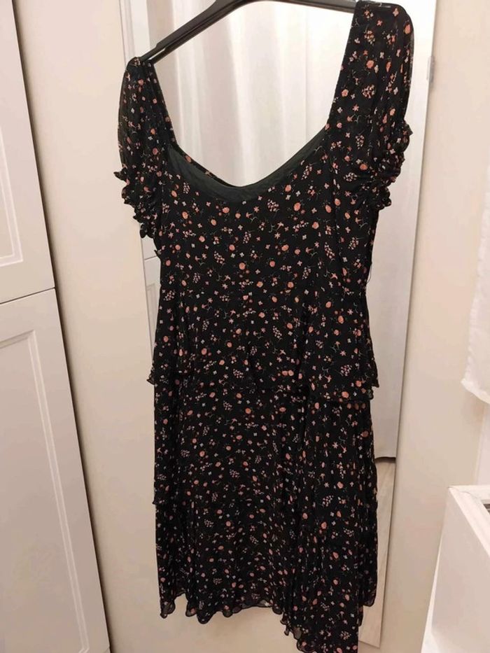 Robe fluide noire avec petites fleurs T42/44 - photo numéro 6