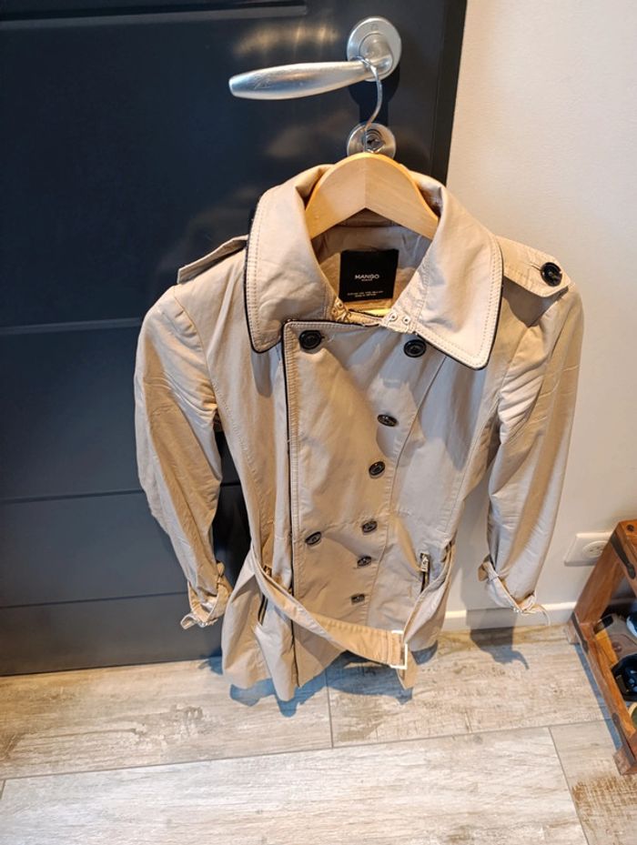 Trench mango