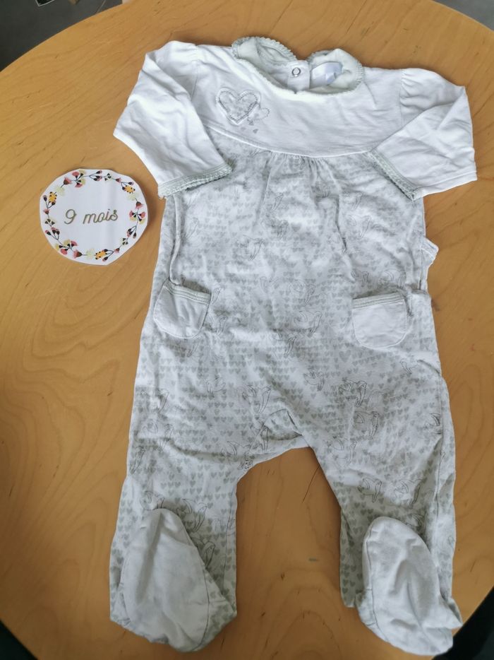 Pyjama leger bébé fille 9mois kitchoun bon etat - photo numéro 2