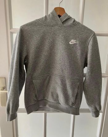 Sweat-shirt capuche nike enfant taille L 