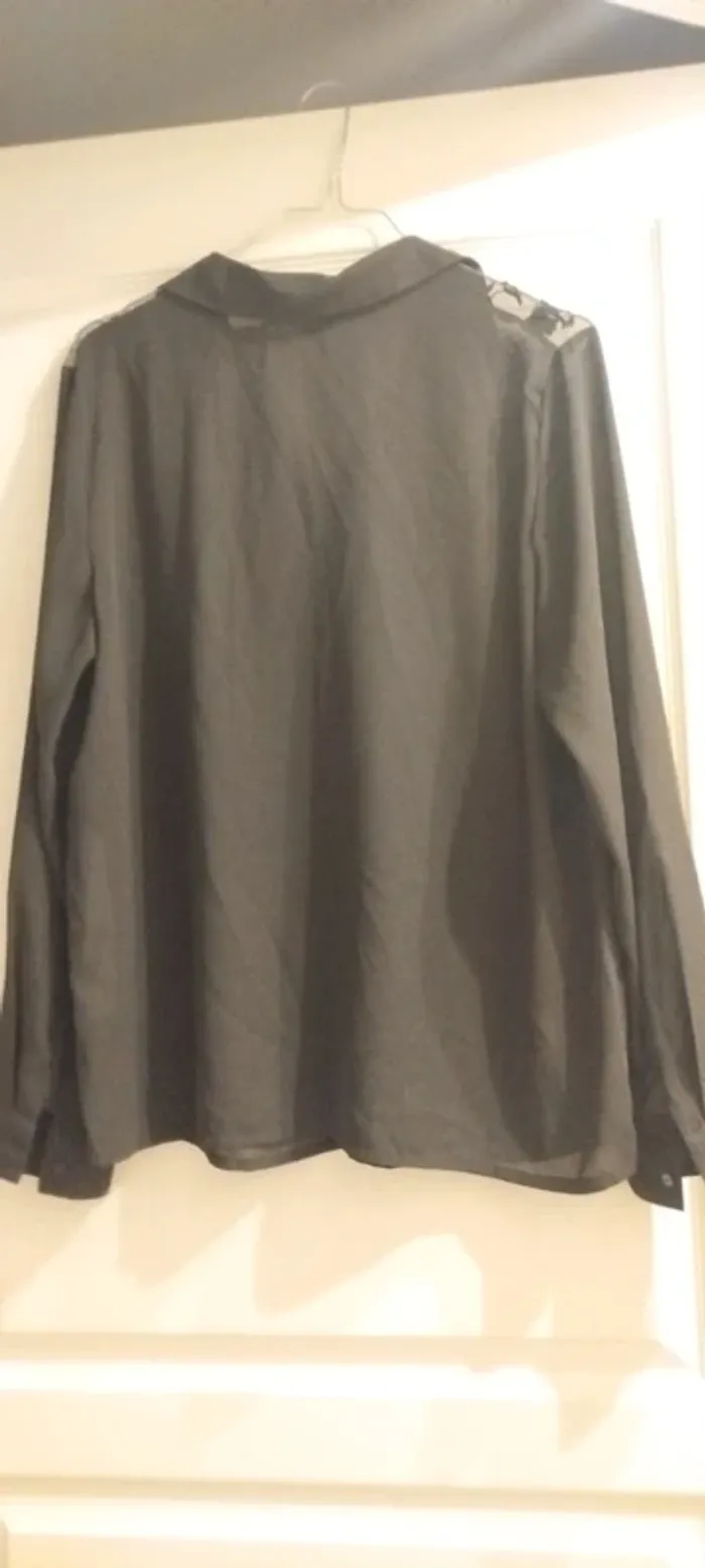 Chemise noir - photo numéro 2