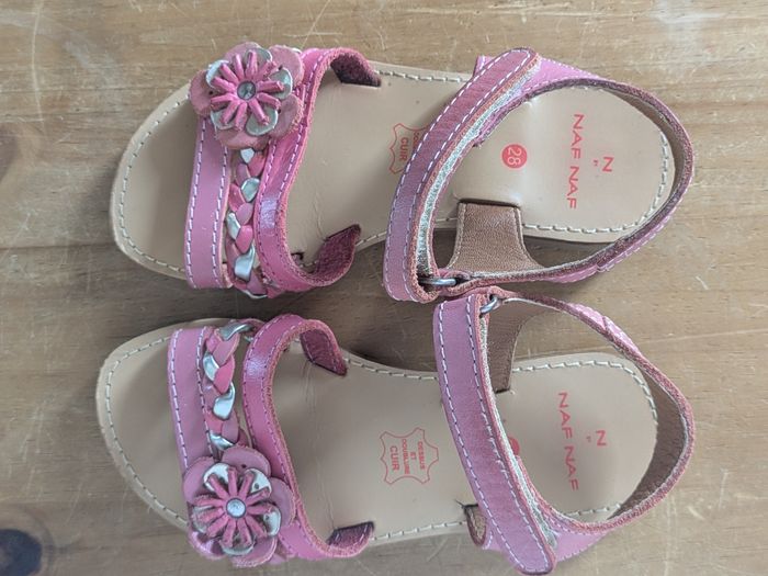 Paire sandales scratch été Naf Naf cuir fille taille 28