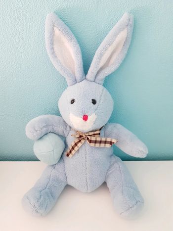 Peluche lapin bleu