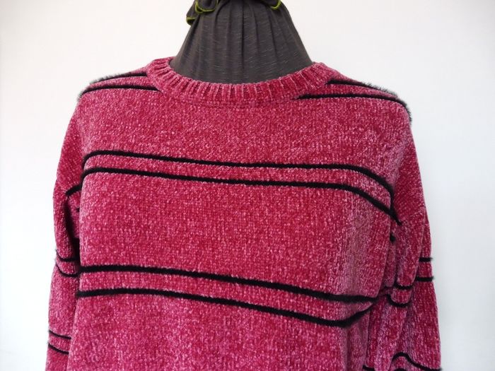 Pull femme court rose rayures noires. Fanrong. Taille XL/XXL (42) 51cm aux aisselles, 46cm de haut. - photo numéro 2