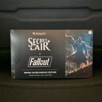 Secret Lair Promo: Silver Shroud Costume Foil Édition Fallout × Magic the Gathering