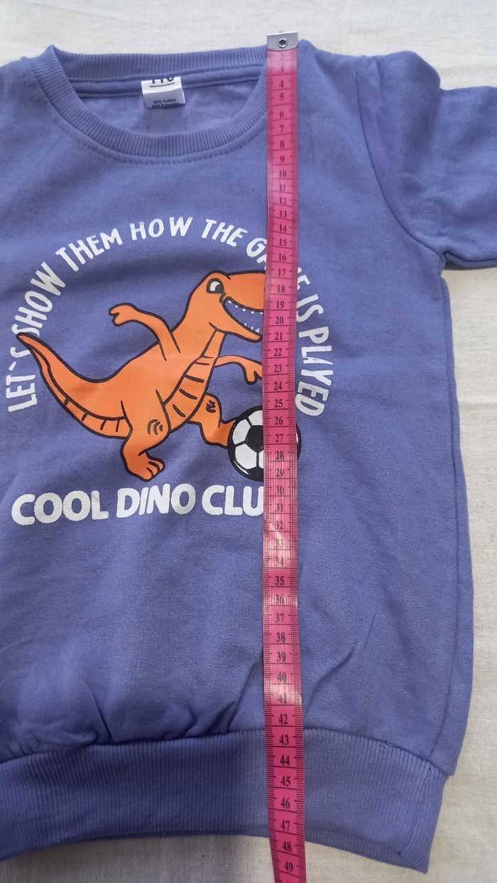 Sweat Dino au foot 116 cm neuf - photo numéro 5