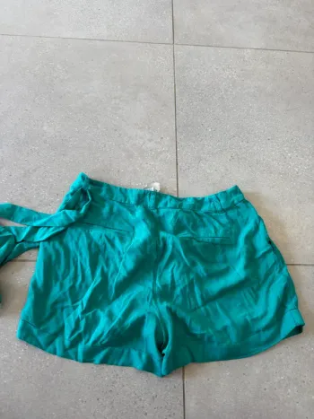 Short turquoise Camaieu, taille 38, très bon état 38*32cm