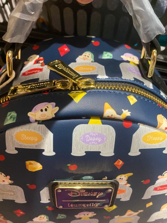 Sac a dos blanche neige et els 7 nains - photo numéro 2