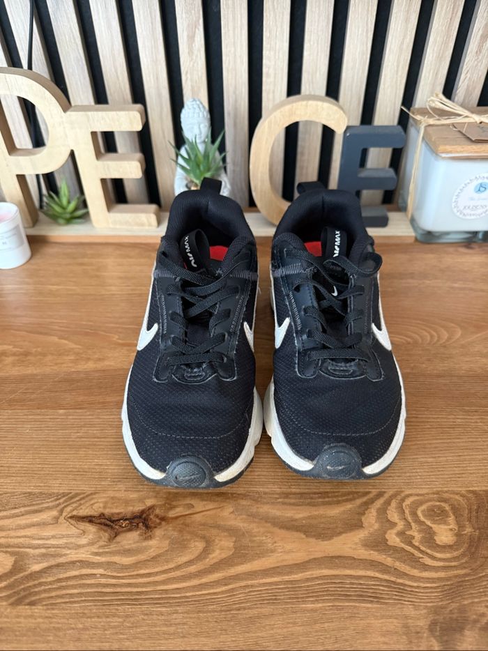 Baskets noir Nike Air Max Pointure 35 - photo numéro 3